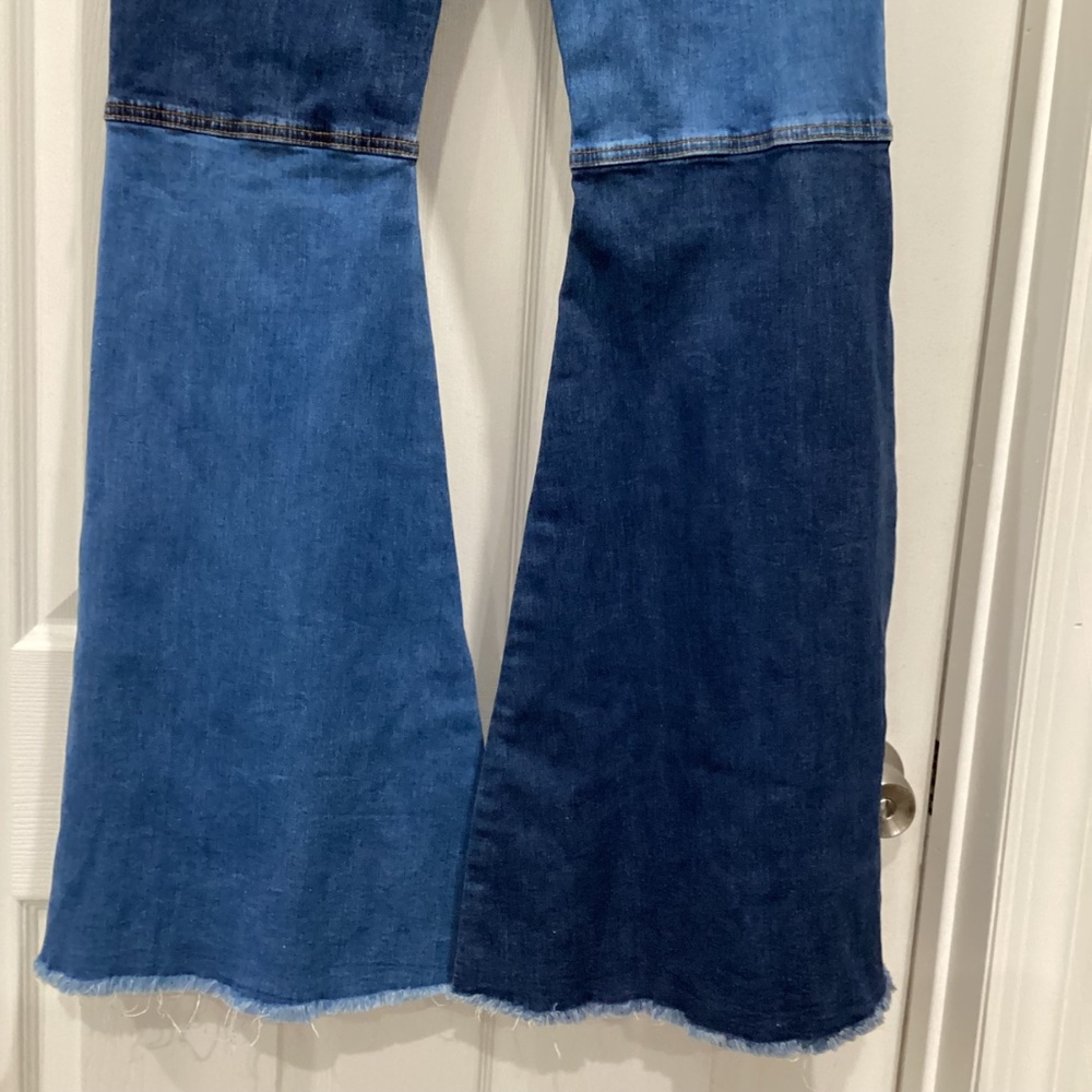 Fashion Nova Flare Jeans - Picture 4 of 11